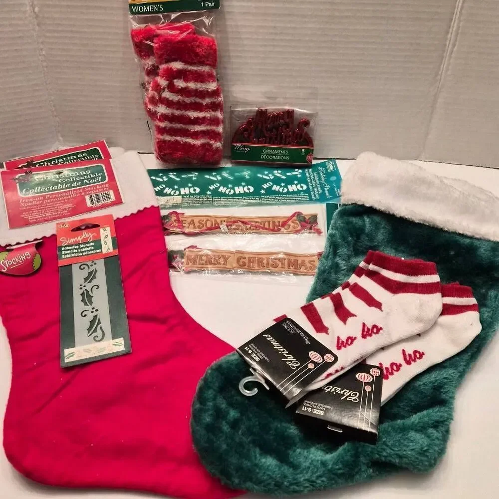 NWT Christmas X-Mas Holiday Stocking Decor Bundle Stencils Socks & Gloves